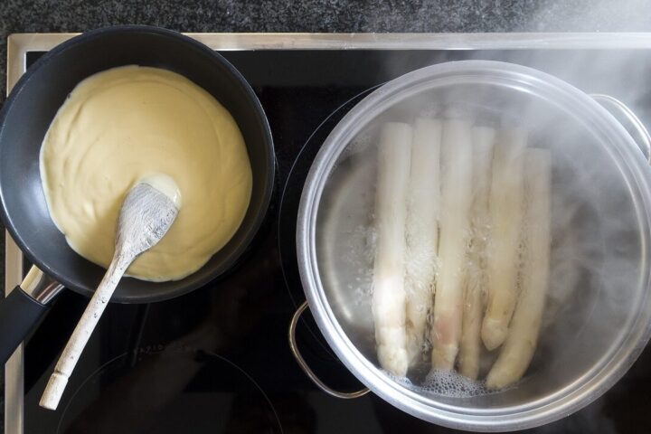 Hollandaise sauce, pan, wooden spoon, asparagus, food, cook, cooking pot, hot water, steam, water vapor, ceramic hob, preparation, kitchen, gourmet, pot, healthy, dish, hollandaise sauce, hollandaise sauce, hollandaise sauce, hollandaise sauce, hollandaise sauce