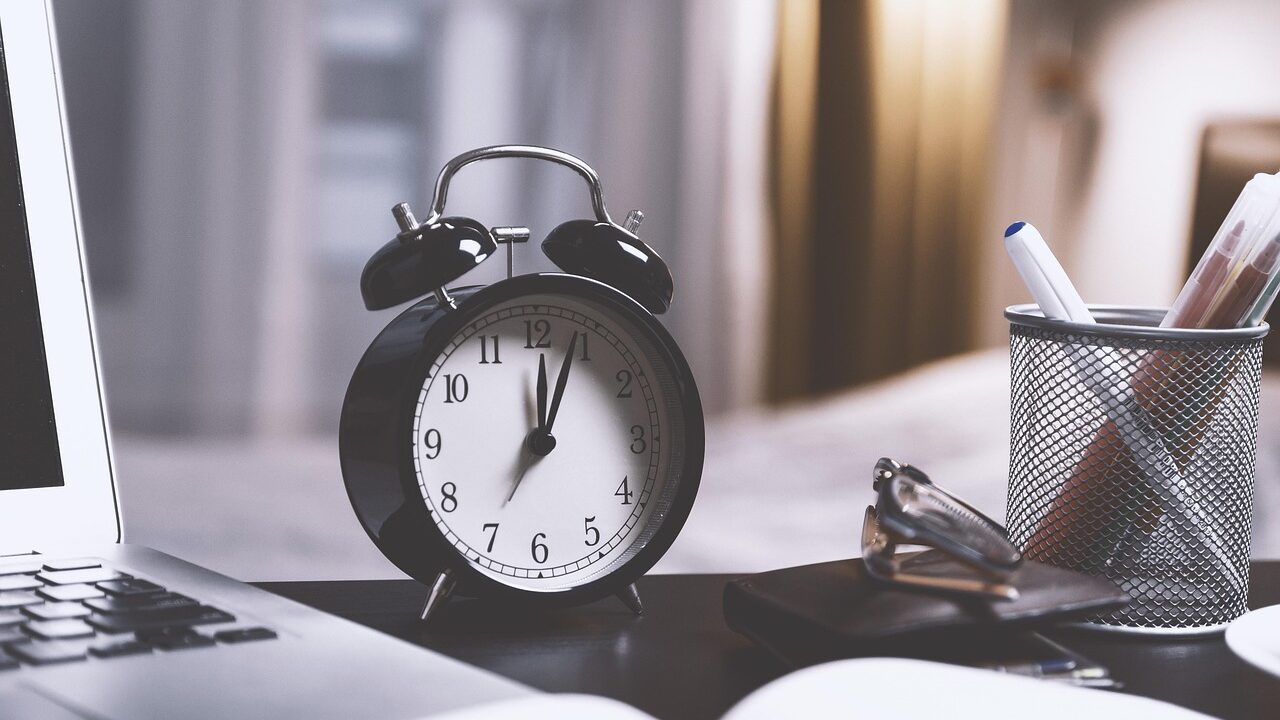 Time, alarm clock, clock, watch, hours, minutes, old, seconds, alarm, deadline, midnight, analog clock, retro, vintage, timepiece, time, time, time, time, time, clock, clock, clock, watch, watch